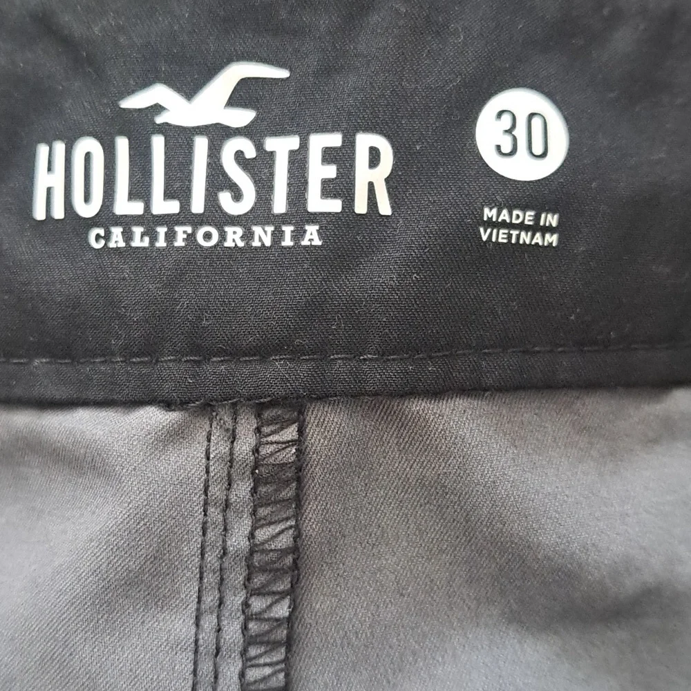 Hollister Black 9* Inseam Board Shorts size 30